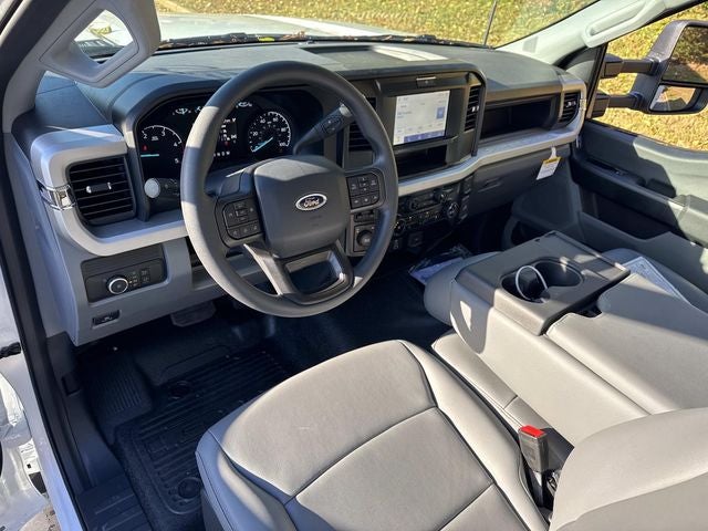 2025 Ford F-600SD XL