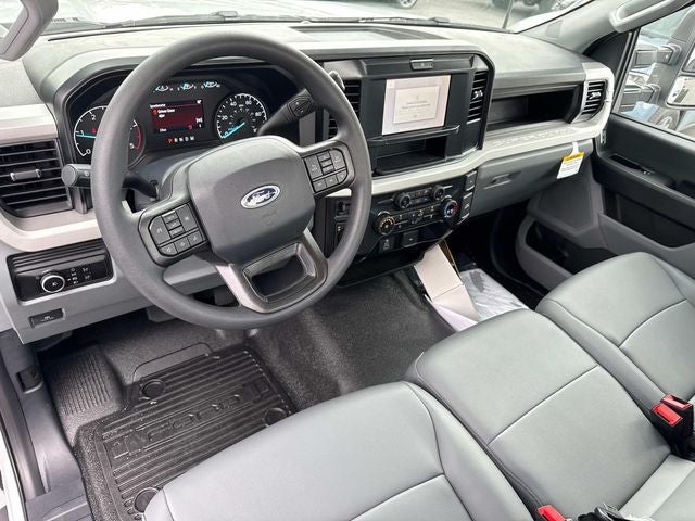 2025 Ford F-600SD XL