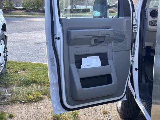 2026 Ford E-350SD Base Cutaway
