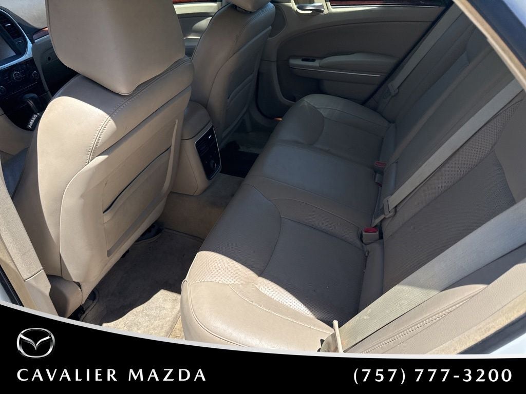 2011 Chrysler 300C Base