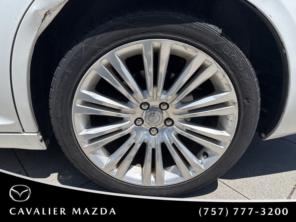 2011 Chrysler 300C Base