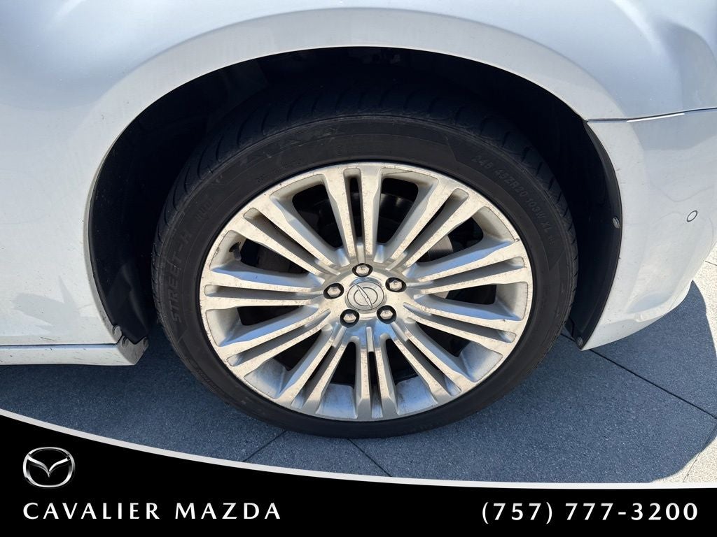 2011 Chrysler 300C Base