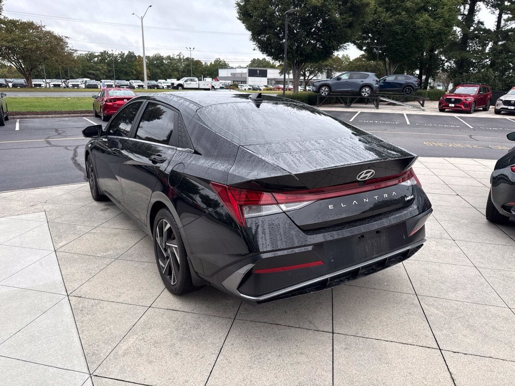 2024 Hyundai Elantra Limited