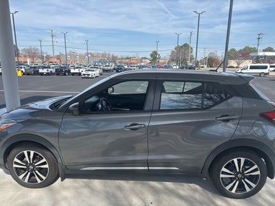 2019 Nissan Kicks SR