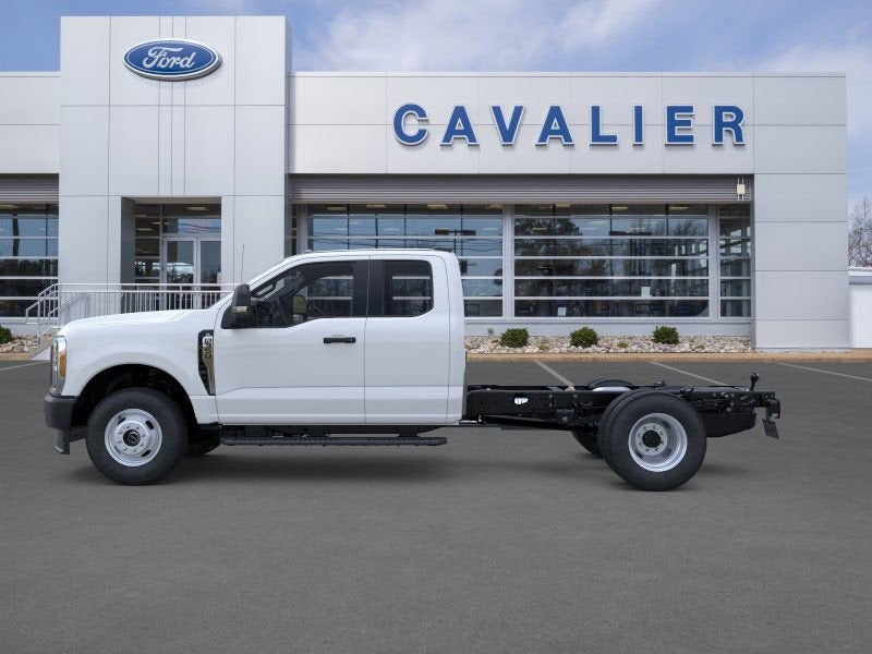 2025 Ford Chassis Cab F-350® XL