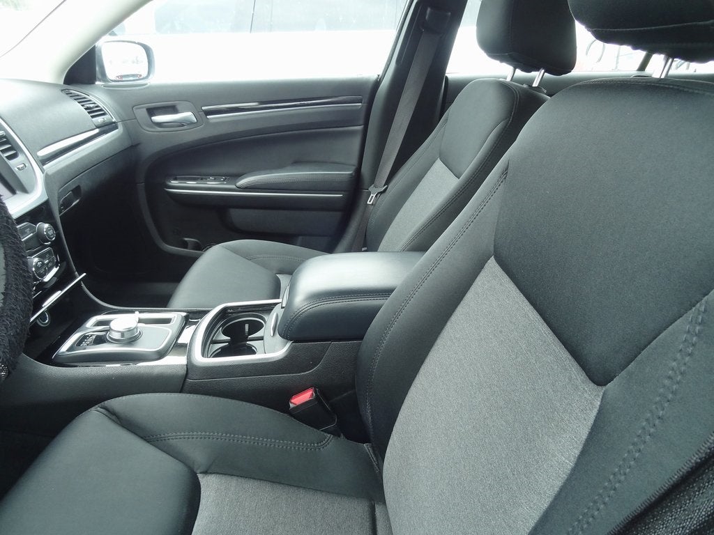 2023 Chrysler 300 Touring