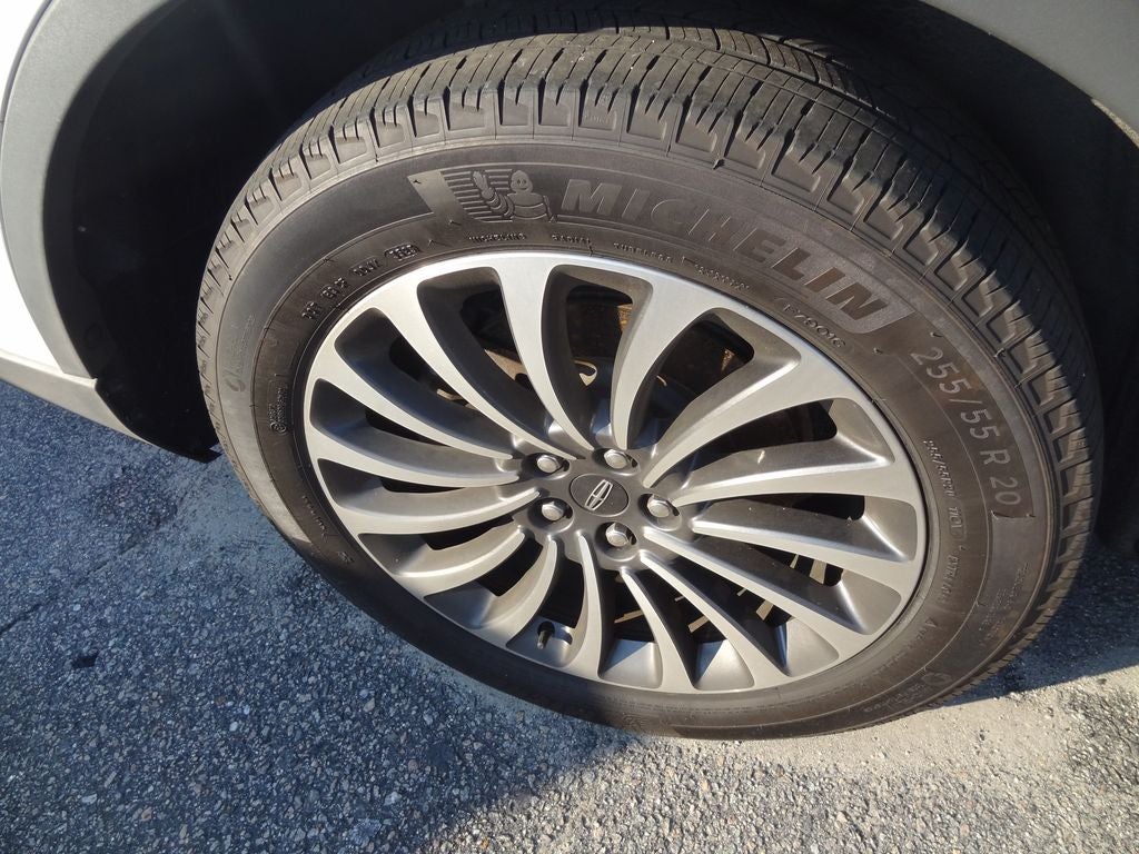 2023 Lincoln Aviator Standard standard