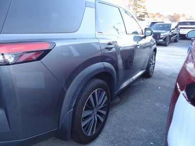 2022 Nissan Pathfinder Platinum