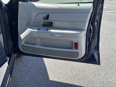 2004 Ford Crown Victoria LX