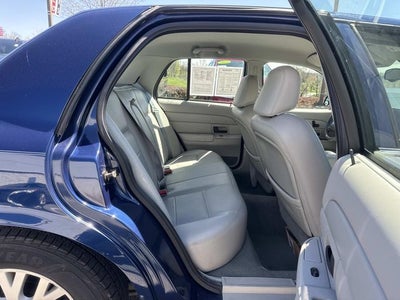 2004 Ford Crown Victoria LX