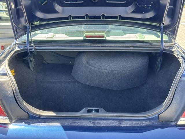 2004 Ford Crown Victoria LX