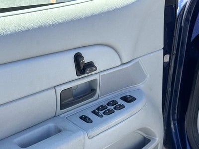 2004 Ford Crown Victoria LX