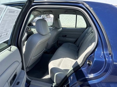 2004 Ford Crown Victoria LX