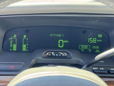 2004 Ford Crown Victoria LX