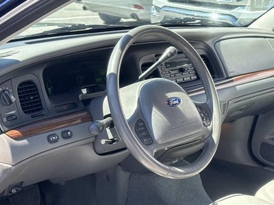 2004 Ford Crown Victoria LX