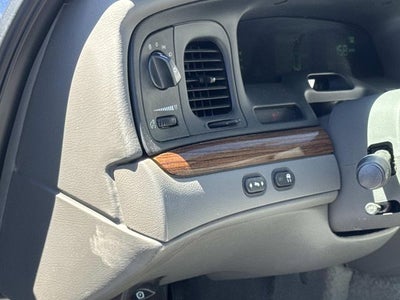 2004 Ford Crown Victoria LX