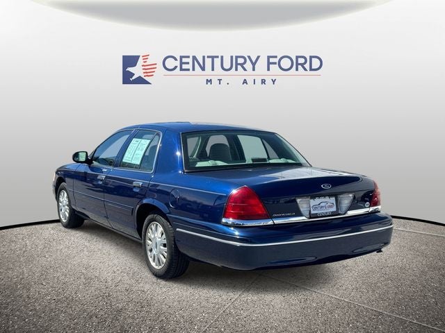 2004 Ford Crown Victoria LX