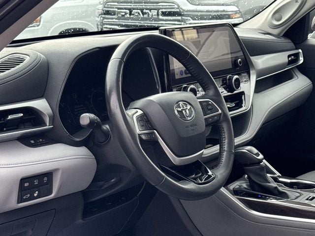 2024 Toyota Highlander Platinum
