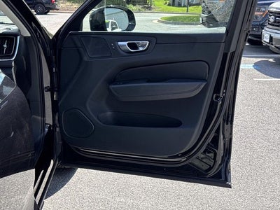 2024 Volvo XC60 B5 Plus Dark Theme