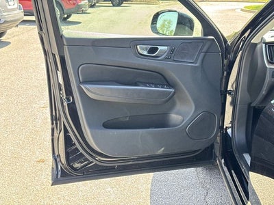 2024 Volvo XC60 B5 Plus Dark Theme
